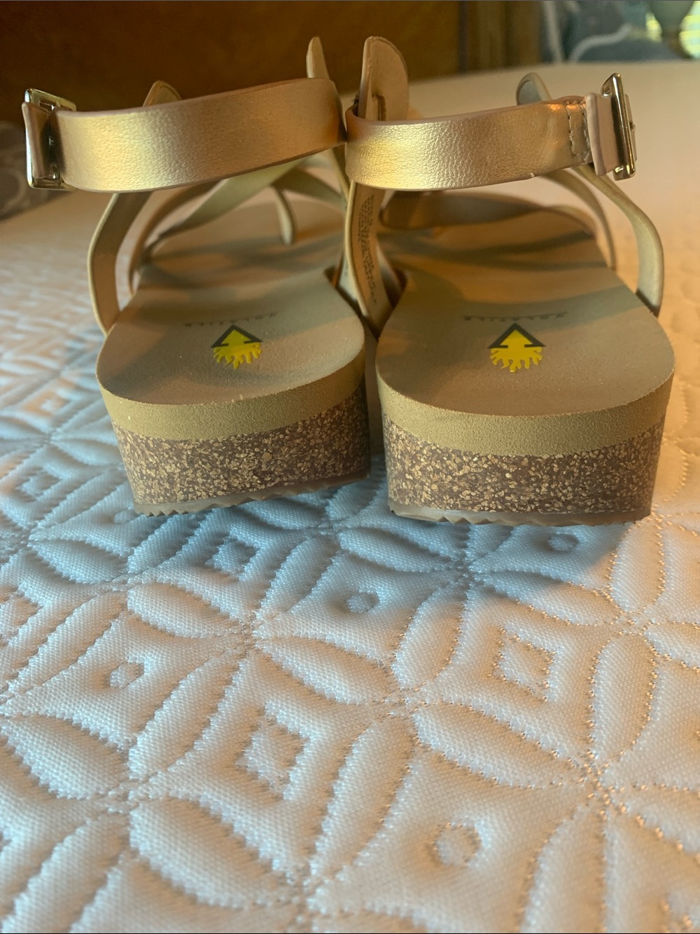 Volatile Metallic Gold Strappy Slingback Sandals size 9-M - Picture 3 of 9